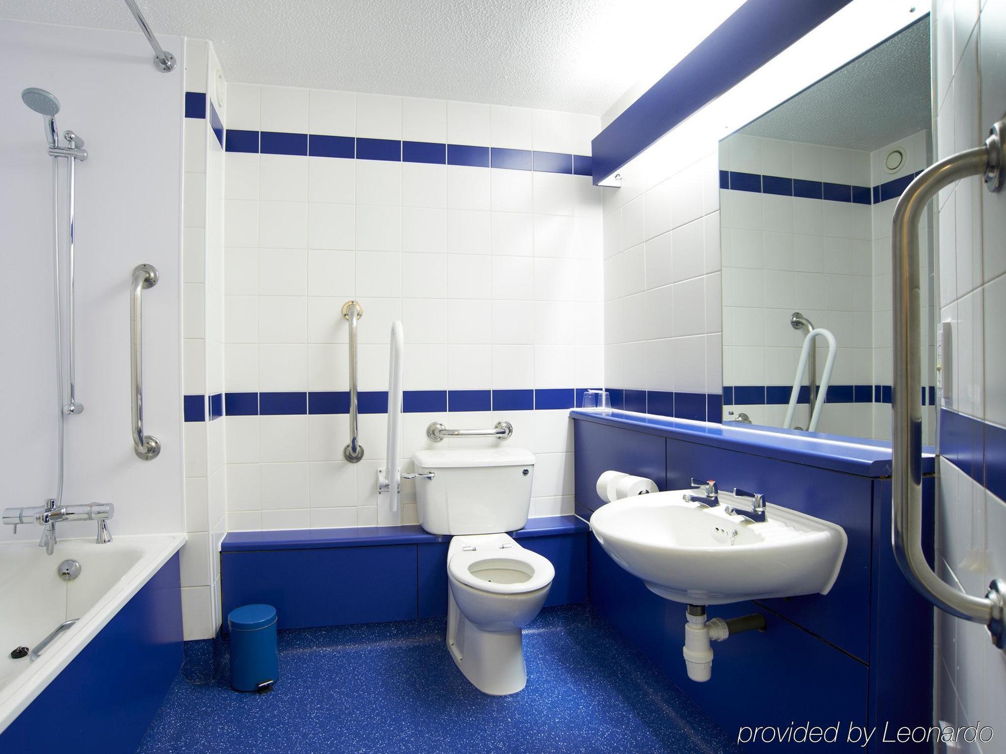 Travelodge Sheffield Central Екстериор снимка