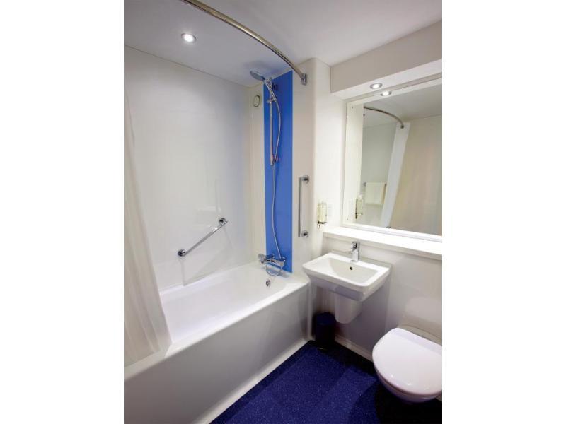 Travelodge Sheffield Central Екстериор снимка